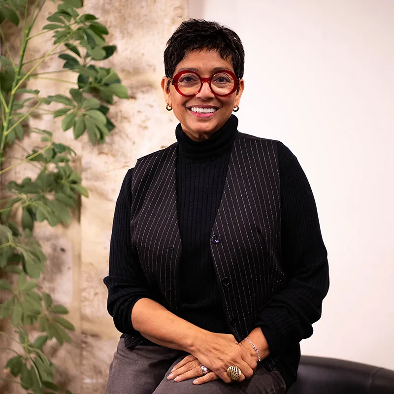 Portrait de Stella Bissessur, accompagnement des dirigeants pour retrouver de la clarté